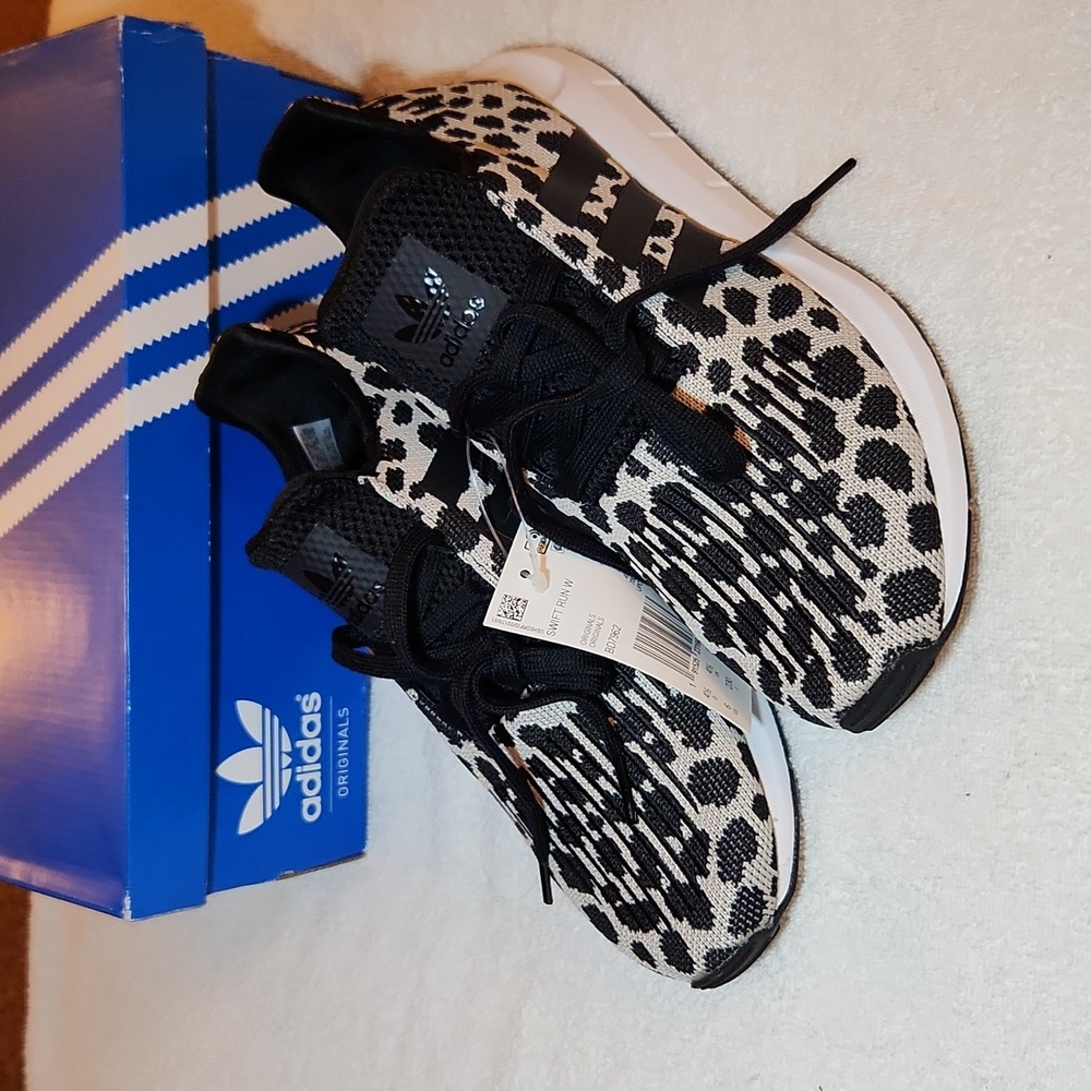Adidas swift run w